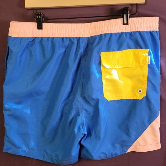 Maamgic Stylish Blue and Pink Men's Swim Trunks. Size XL - Picture 2 of 5